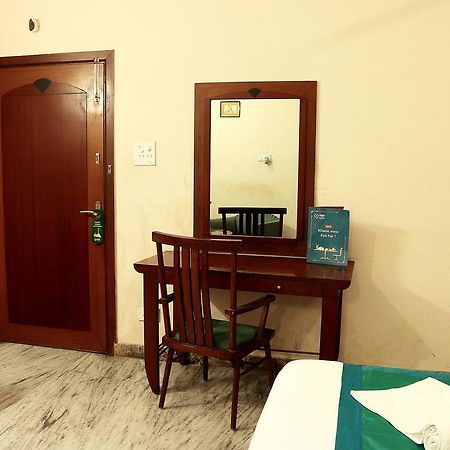 Oyo 1224 New Alipore Calcuta Exterior foto